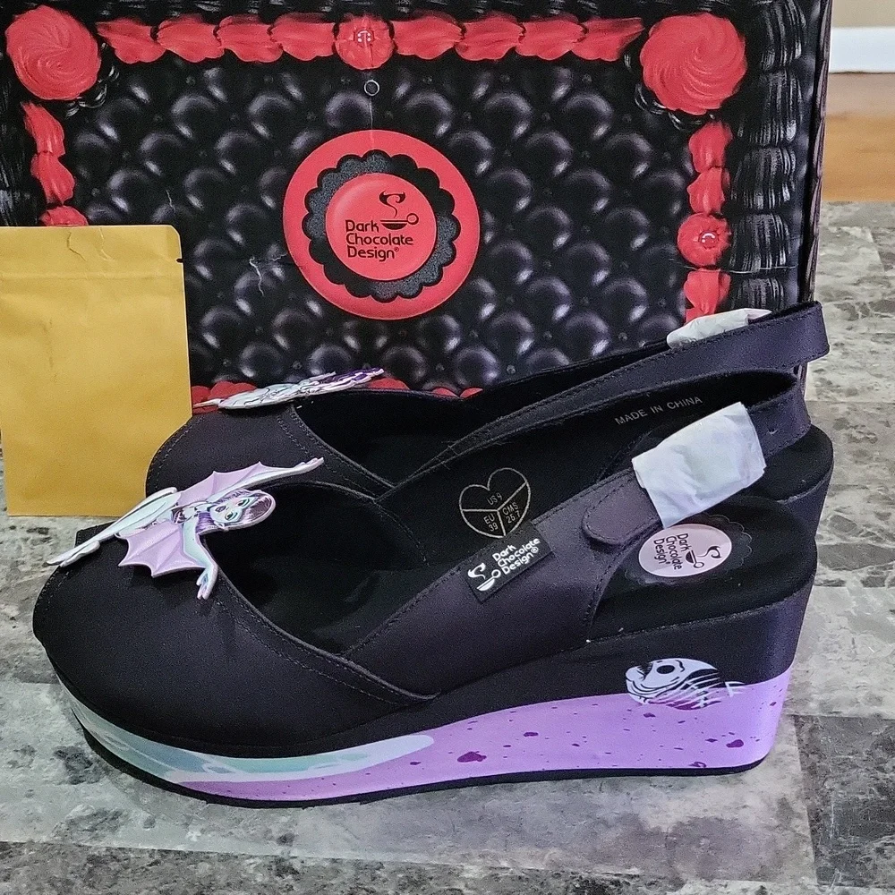 Dark Chocolate Design Beach Ghouls Sandal - Picture 12 of 16